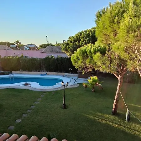 Mit Grossem Garten Und Pool , 300m Zum Holiday home *